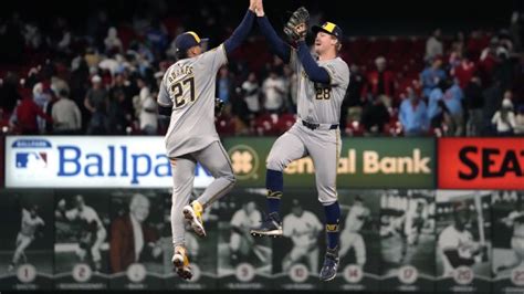 Cardinals 10, Brewers 6 (10 innings): Winning streak ends as.